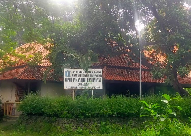 Foto dokumentasi Taman Hiburan Rakyat (THR), yang merupakan satu kawasan dengan Taman Remaja Surabaya.