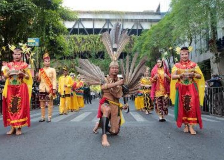 Salah satu penampilan peserta Surabaya Cross Culture International Folk Art Festival (SCCIFAF) tahun 2023.