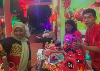 Acara Bojonegoro Thengul International Folklore Festival di Galeri Bengawan Desa Padang, Kecamatan Trucuk, Bojonegoro.