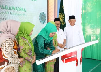 Peresmian Gedung dakwah PW. Muslimat Nahdlatul Ulama oleh Khofifah Indar Parawansa.