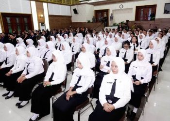 Pembukaan pelatihan administrator angkatan XII dan XIII serta penutupan pelatihan dasar CPNS golongan III angkatan IV dan golongan II angkatan XII di kantor BPSDM Jatim Jalan Kawi, Kota Malang.