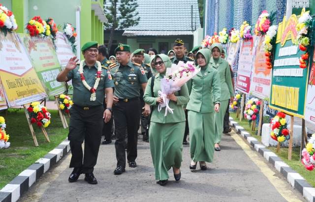 Lepas sambut komandan Kodim 0813 Bojonegoro yang dilaksanakan di makodim setempat.