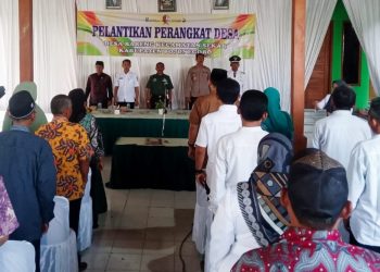Kegiatan pelantikan dan pengambilan sumpah jabatan Kepala Dusun Dawe Desa Bobol dan Kaur Pelayanan Desa Bareng Kecamatan Sekar Kabupaten Bojonegoro.