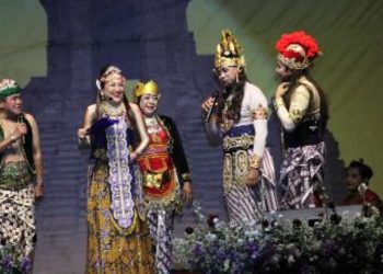 Pertunjukkan Ketoprak Plesiran yang berlangsung di lapangan Taji Desa Sukorejo, Kecamatan Tambakrejo, Bojonegoro.