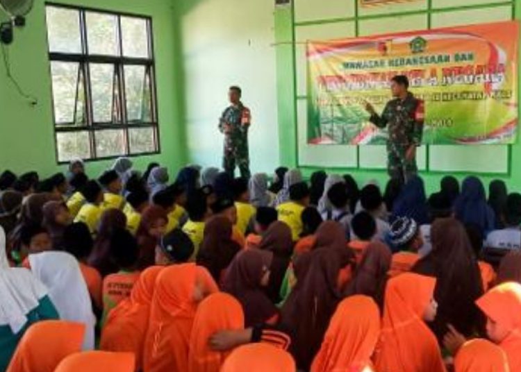 Penguatan bela negara yang diikuti 221 siswa Madrasah Ibtidaiyah se- Kecamatan Malo yang dilaksanakan di Taman Rusa dan kantor MWC NU Kecamatan Malo, Bojonegoro.