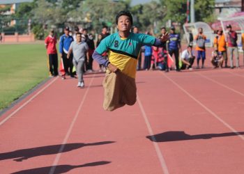 Balap karung menjadi salah satu lomba yang dipertandingkan untuk memeriahkan dan memperingati Hari Ulang Tahun (HUT) ke-78 Republik Indonesia yang dilaksanakan Pemkot Surabaya.