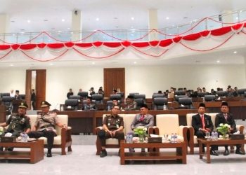 Rapat paripurna istimewa di DPRD Bojonegoro dengan agenda mendengarkan pidato kenegaraan Presiden RI Joko Widodo secara virtual.