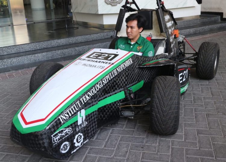 Mobil listrik formula yang disiapkan mengikuti Formula Society Automotive Engineer (FSAE) Japan 2023.