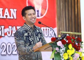 Wagub Emil Elistianto Dardak dalam sambutannya pada Pengukuhan DPD Pepabri Provinsi Jawa Timur masa bakti 2023 - 2028 di Gedung Pepabri Surabaya.
