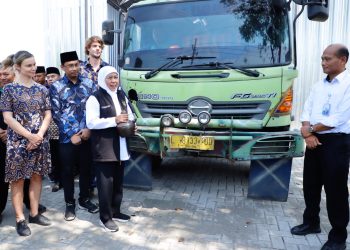 Gubernur Jawa Timur Khofifah Indar Parawansa melepas ekspor ke perusahaan Start Up bernama ULUU di Australia.