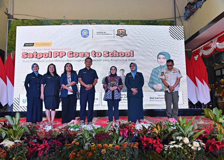 Sosialisasi Roadshow Satpol PP Goes To School yang diadakan di SMA Hang Tuah 4 Surabaya.