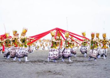 Festival Gandrung Sewu 2023 di Pantai Boom Kabupaten Banyuwangi.