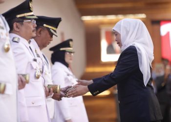 Gubernur Jawa Timur Khofifah Indar Parawansa melantik Pj Bupati untuk kabupaten yang kepala daerahnya habis masa jabatannya.