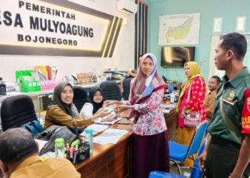 Penyaluran Bantuan Langsung Tunai Dana Desa tahap III tahun 2023 di Balai Desa Mulyoagung Kecamatan/Kabupaten Bojonegoro.