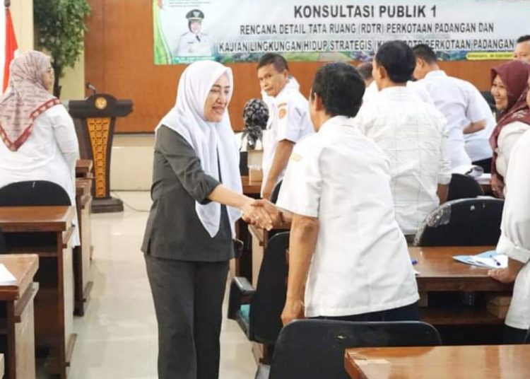 Bupati Bojonegoro Anna Mu'awanah menghadiri Konsultasi Publik 1 Rencana Detail Tata Ruang (RDTR) Perkotaan Padangan dan Kajian Lingkungan Hidup Strategis RDTR Perkotaan Padangan.