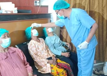 Tim pelayanan kesehatan Bergerak melakukan misi kemanusiaan misi kesehatannya di Pulau Raas, Kabupaten Sumenep.