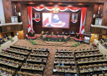 Suasana Sidang Paripurna di DPRD Jatim yang membahas Raperda tentang Perubahan Anggaran Pendapatan dan Belanja Daerah (P-APBD) Tahun Anggaran 2023.
