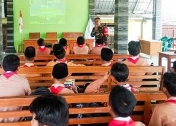 Latihan Dasar Kepemimpinan Sekolah (LDKS) kepada siswa SMP Dirgahayu Kecamatan Kedungadem, Kabupaten Bojonegoro.