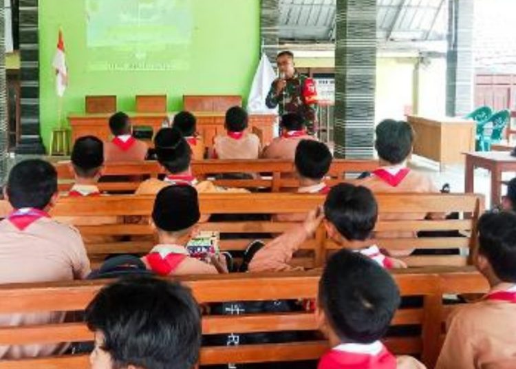 Latihan Dasar Kepemimpinan Sekolah (LDKS) kepada siswa SMP Dirgahayu Kecamatan Kedungadem, Kabupaten Bojonegoro.