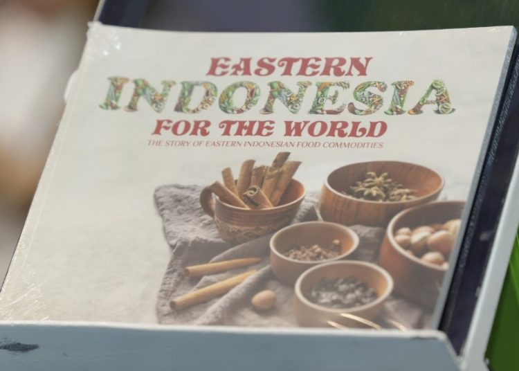 Buku “Eastern Indonesia For The World, The Story of Eastern Indonesian Food Commodities” yang diluncurkan pada ajang Trade Expo Indonesia 2023.