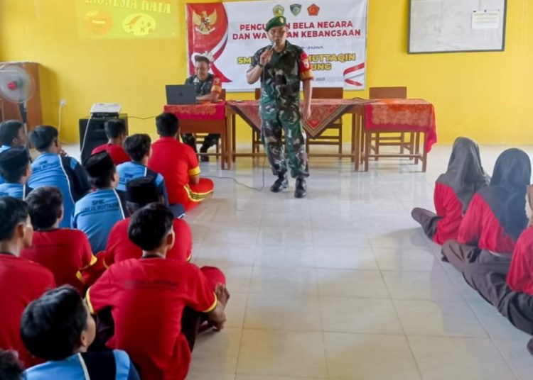 Pemberian materi Wawasan Kebangsaan dan pelatihan dasar Peraturan Baris-Berbaris kepada pelajar SMK Sabilul Muttaqin Desa Margoagung, Kecamatan Sumberrejo, Kabupaten Bojonegoro.