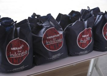 Paket sembako dari PT Meratus yang diserahkan kepada Pemkot Surabaya.