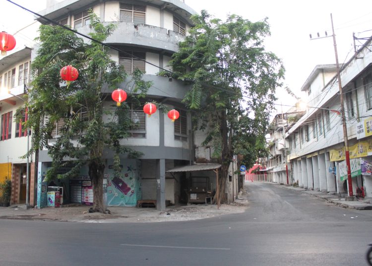 Salah satu bangunan yang berada di Jalan Karet yang berbatasan dengan Jalan Kembang Jepun dan jembatan merah. Kawasan ini akan dijadikan Pemkot Surabaya sebagai wisata heritage.