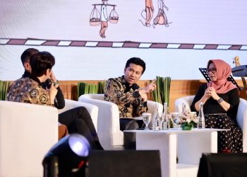 Wakil Gubernur Jawa Timur Emil Elestianto Dardak menjadi pembicara pada talkshow acara Puncak Hari Habitat Dunia dan Hari Kota Dunia.