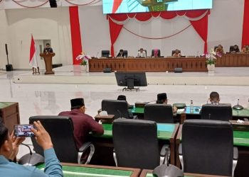 Rapat paripurna di DPRD Bojonegoro dengan agenda penyampaian nota penjelasan dari Pj Bupati Bojonegoro Adriyanto terkait Raperda APBD tahun 2024.