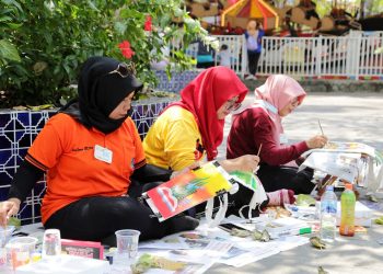 Sejumlah lomba kreasi kreatif dan seni digelar untuk memperingati Hari Guru Nasional dan HUT PGRI.