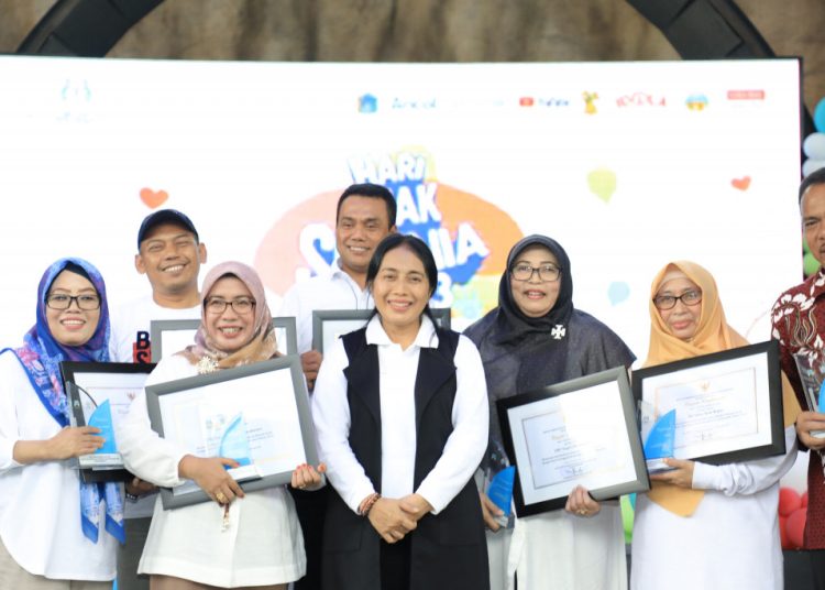 SMPN 28 Kota Surabaya berhasil mendapat sertifikasi sekolah ramah anak.