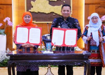 Foto bersama usai penandatanganan kesepakatan bersama PI 10% WK North Madura II dan SouthEast Madura.