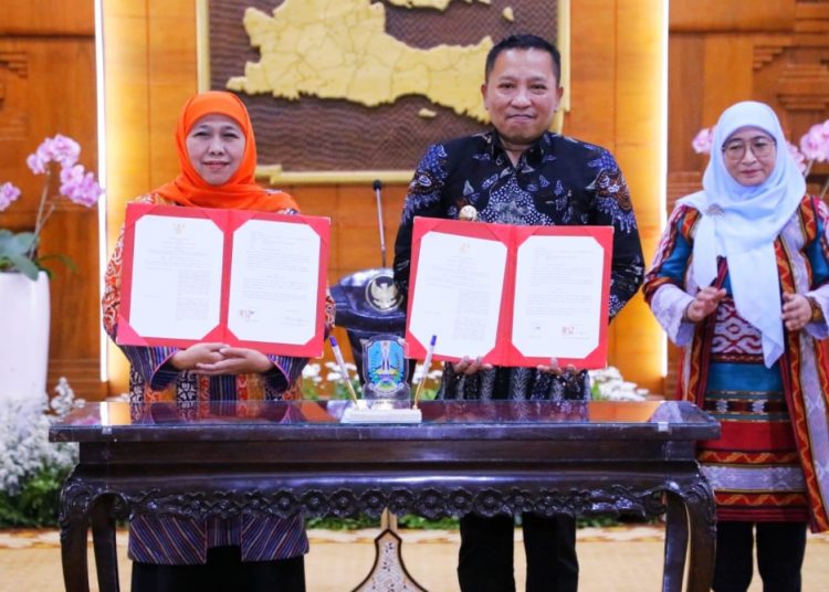 Foto bersama usai penandatanganan kesepakatan bersama PI 10% WK North Madura II dan SouthEast Madura.