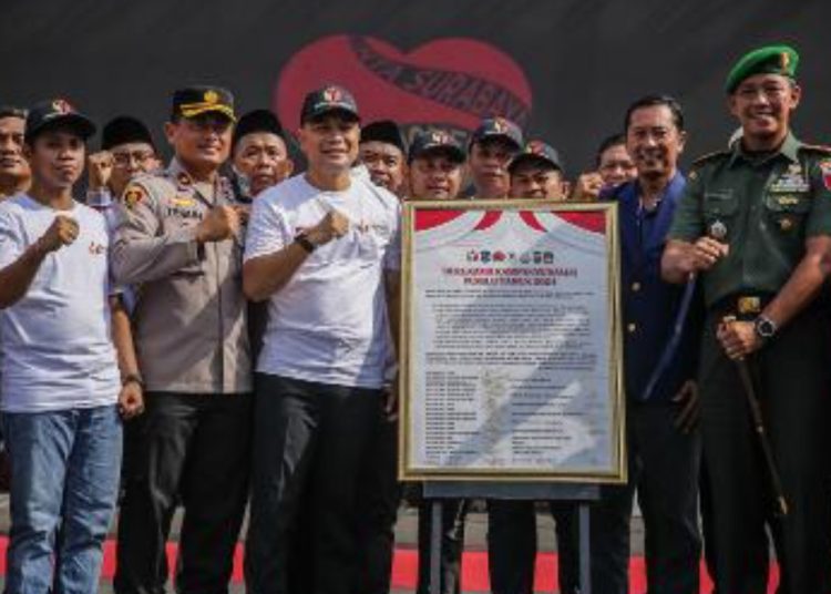 Deklarasi pemilu damai 2024 yang dilaksanakan di halaman Balai Kota Surabaya