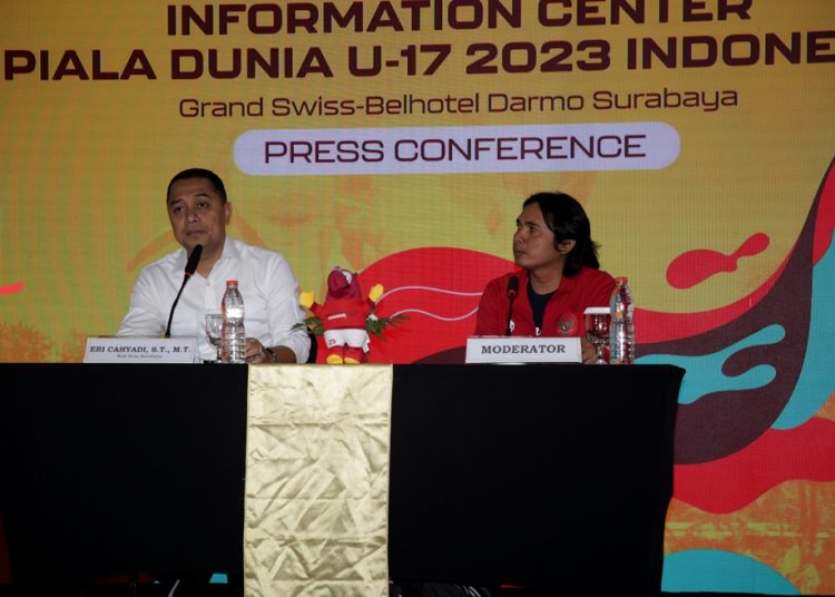Wali Kota Eri Cahyadi saat jumpa pers di information center Piala Dunia U-17.