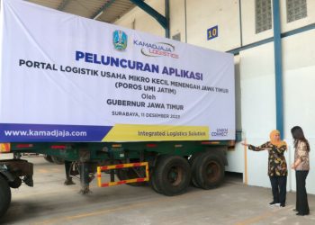 Launching Portal Logistik Usaha Mikro Kecil Menengah Jawa Timur (POROS UMI Jatim) di Distribution Center Kamadjaja Logistics (KLOG Park), Surabaya.