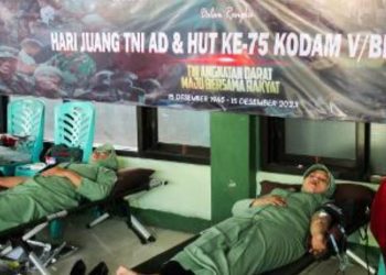 Bakti sosial donor darah yang dilaksanakan di gedung Ahmad Yani Kodim Bojonegoro.
