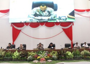 Rapat paripurna di DPRD Bojonegoro dengan agenda penyampaian jawaban bupati atas pandangan umum fraksi DPRD terhadap Raperda dan Pembentukan Pansus Penanaman Modal.