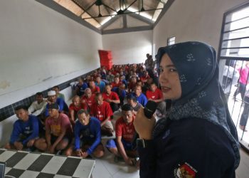 KPU Surabaya sosialisasi Pemilu 2024 kepada para penghuni Liponsos Keputih.