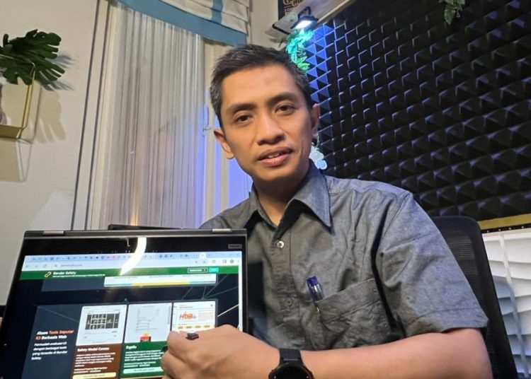 Ketua Tim MF Kedaireka ITS x Pelindo TPK Dr Adithya Sudiarno IDipNEBOSH GradIOSH.