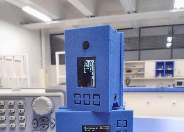 Detektor hemoglobin rancangan Tim Hemoglobest ITS, alat pendeteksi sekaligus memprediksi penyakit anemia yang dapat dikhususkan untuk penderita lupus.