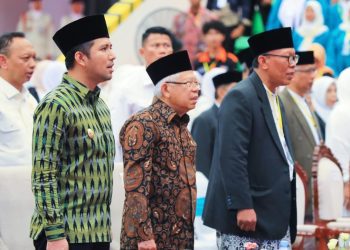 Wakil Gubernur Jawa Timur Emil Elestianto Dardak saat mendampingi Wapres RI KH Ma'ruf Amin dalam kunjungan kerja di Unisma Malang.