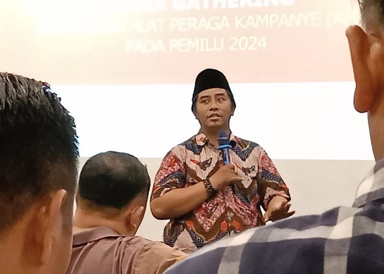 Komisioner KPU Surabaya Subairi
