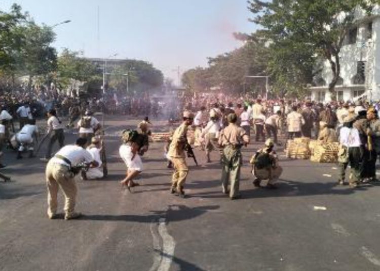 Salah satu aksi heroik dalam Parade Surabaya Juang.
