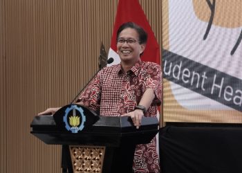 Rektor ITS Prof Dr Ir Mochamad Ashari MEng