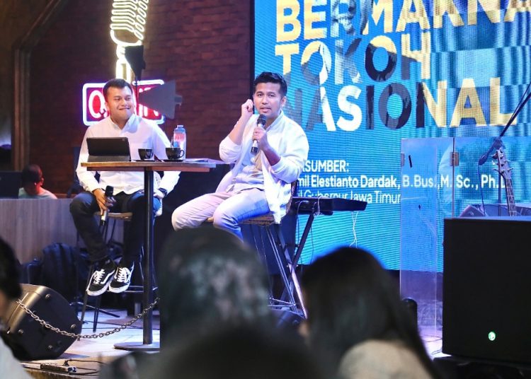 Wakil Gubernur Jatim Emil Elestianto Dardak dalam dialog dengan tema “Inspirasi Muda, Aksi Nyata: Peran Anak Muda Untuk Menguatkan Ekonomi Kreatif, Merawat Lingkungan dan Menumbuhkan Diversity” di Jakarta.