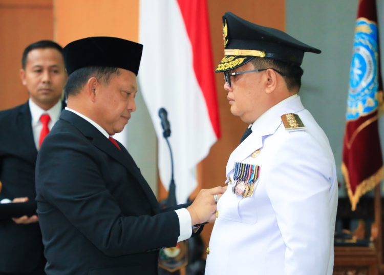 Prosesi pelantikan Adhy Karyono sebagai Pj Gubernur Jawa Timur oleh Menteri Dalam Negeri Tito Karnavian.