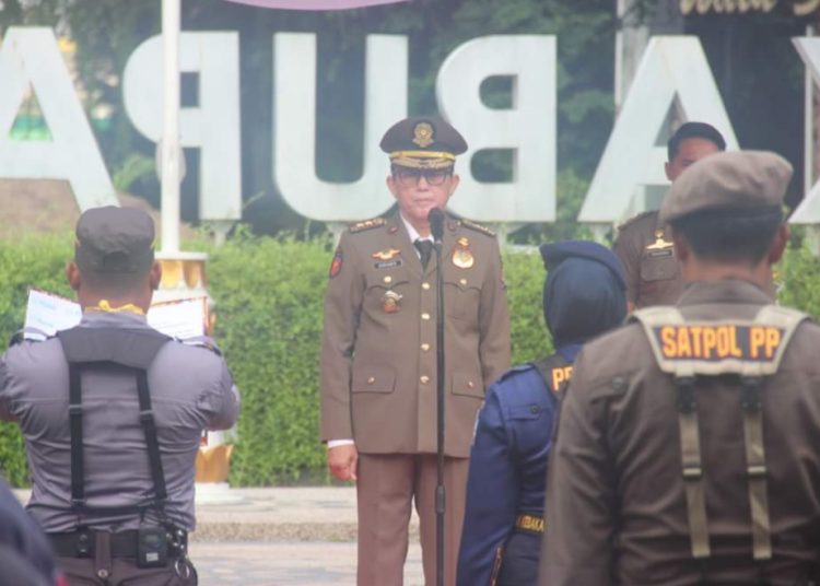 Pj Bupati Bojonegoro Adriyanto dalam peringatan HUT ke-74 Satuan Polisi Pamong Praja, HUT ke-105 Pemadam Kebakaran dan Penyelamatan, serta HUT ke-62 Satuan Perlindungan Masyarakat.