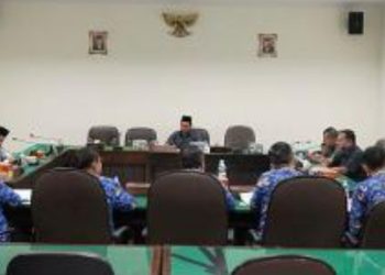 Suasana rapat kerja antara Komisi D DPRD Bojonegoro dengan Badan Perencanaan Pembangunan Daerah dan Dinas Perhubungan.