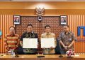 Foto bersama usai penandatanganan Memorandum of Understanding antara ITS engan Pemerintah Provinsi Kalimantan Tengah Pemprov Kalteng.